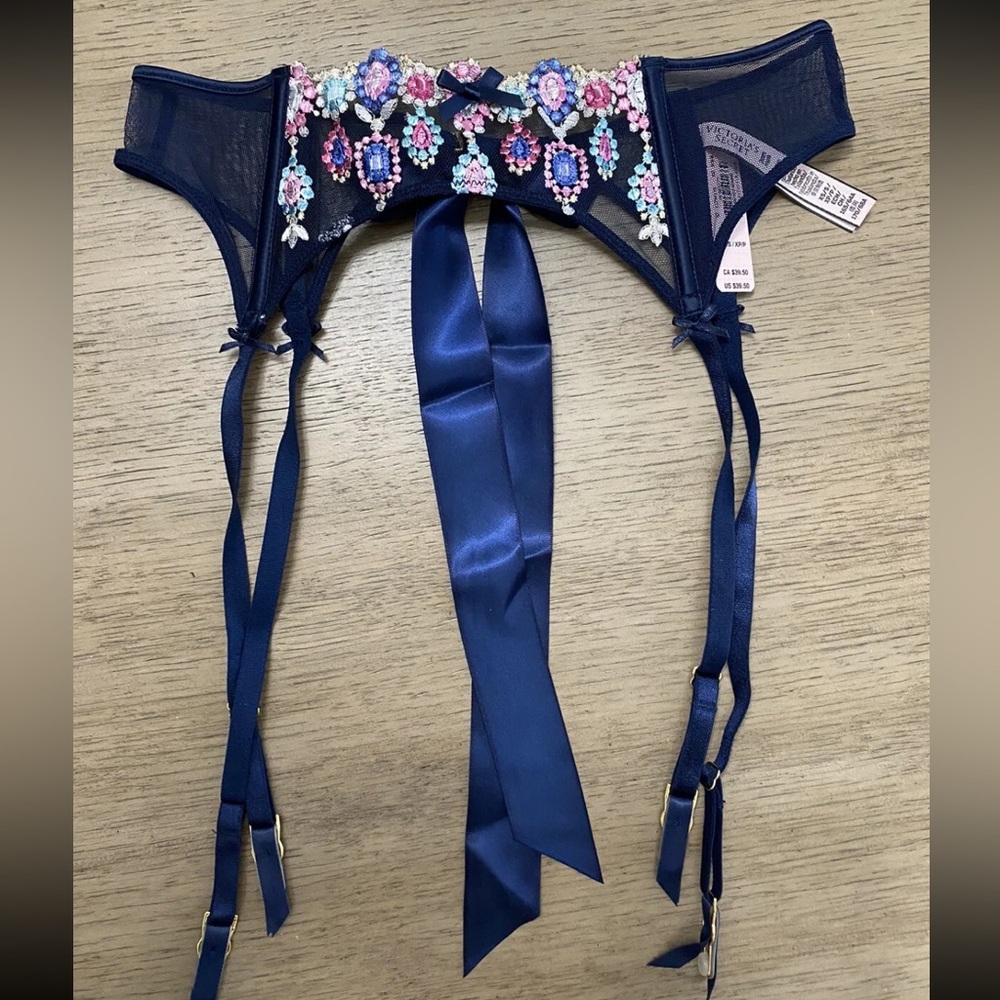 Victoria's Secret Bejeweled Embroidered Garter Belt NOIR NAVY XS/S - Picture 3 of 6